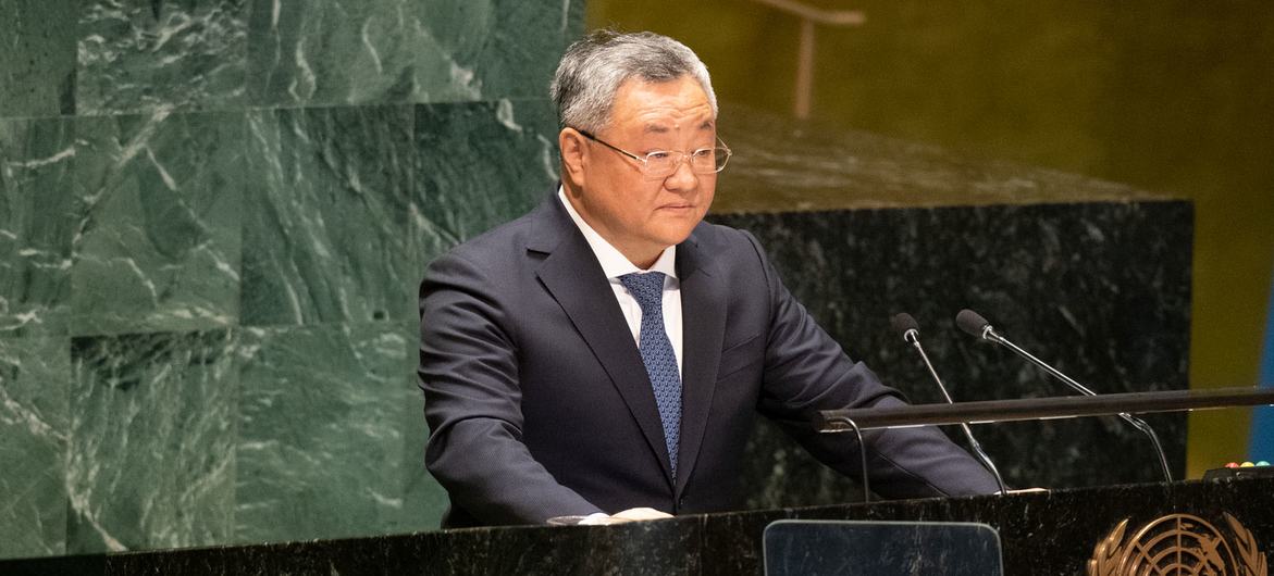 Ambassador FU Cong of China addresses the UN General Assembly plenary meeting on Russia’s use of its veto to quash a draft resolution aimed at keeping weapons out of outer space.